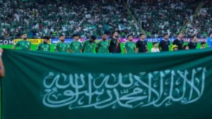 القنوات الناقلة لمباراة المنتخب السعودي وعُمان في كأس العرب 2025: أين وكيف تتابع المباراة الحاسمة؟
